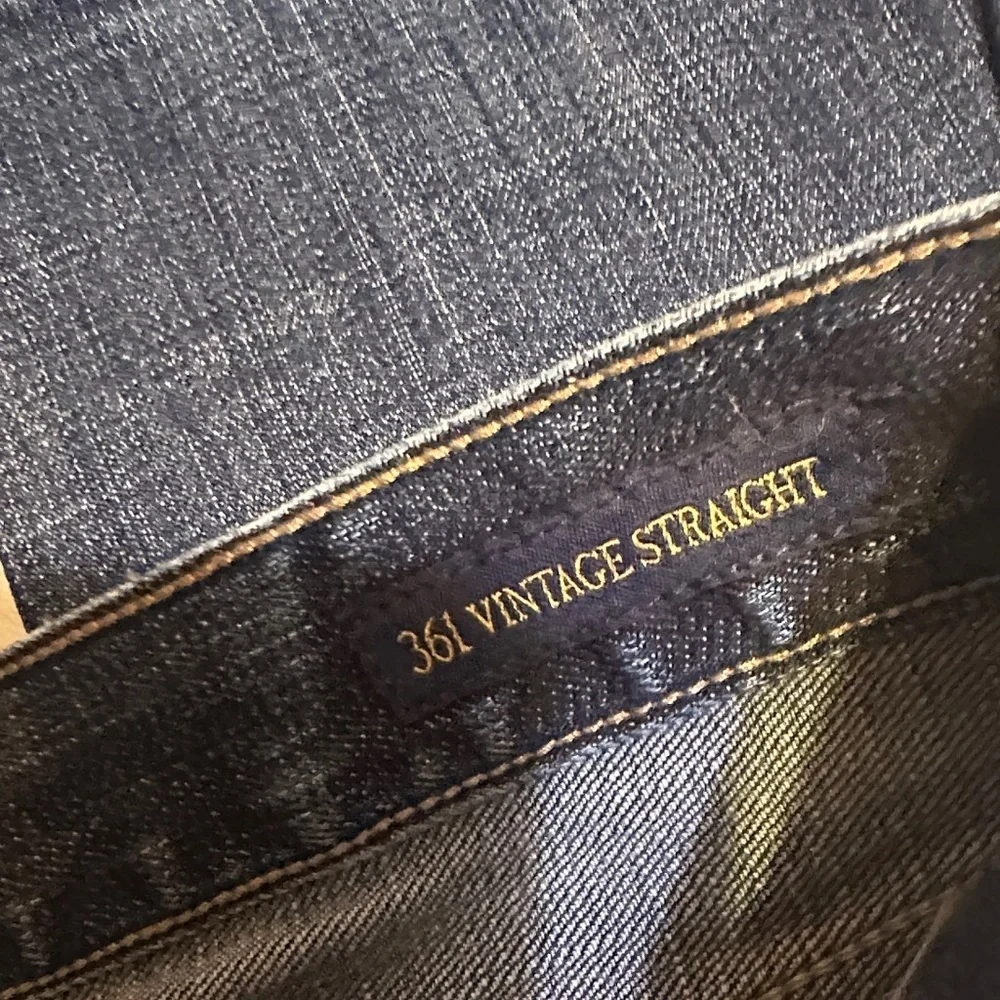 M1.   Lucky Brand Men's 361 vintage Straight Jeans - Blue 30 x 32